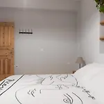 Holiday home Bougainvillea Tree House *