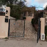 Holiday home Bougainvillea Tree House Chavriata