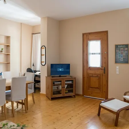 Bougainvillea Tree House Casa vacanze Chavriáta