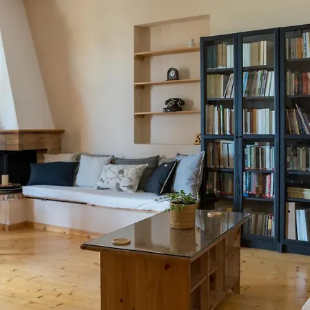 Bougainvillea Tree House Casa vacanze