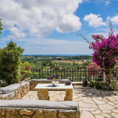 Bougainvillea Tree House Chavriata