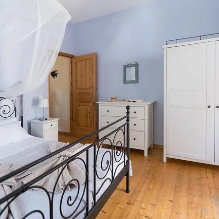 Сasa de vacaciones Bougainvillea Tree House *