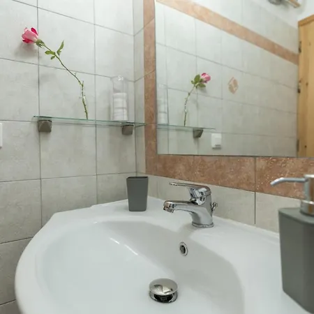 Bougainvillea Tree House Сasa de vacaciones *