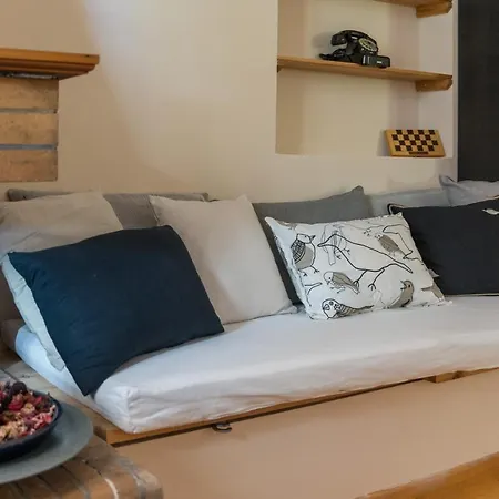 Bougainvillea Tree House Chavriáta