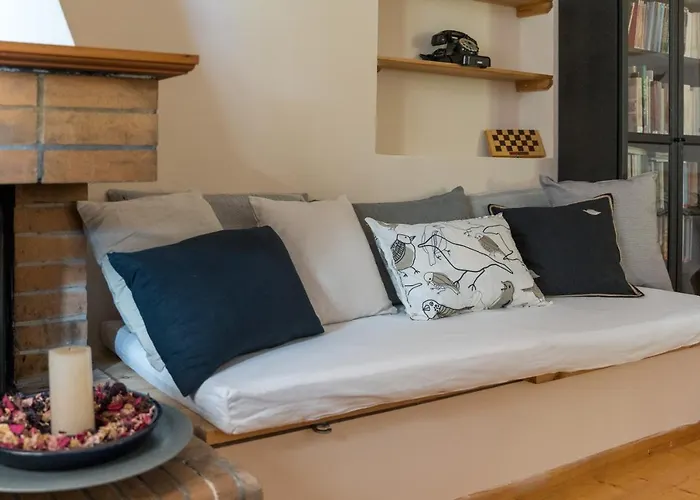 Bougainvillea Tree House Chavriáta