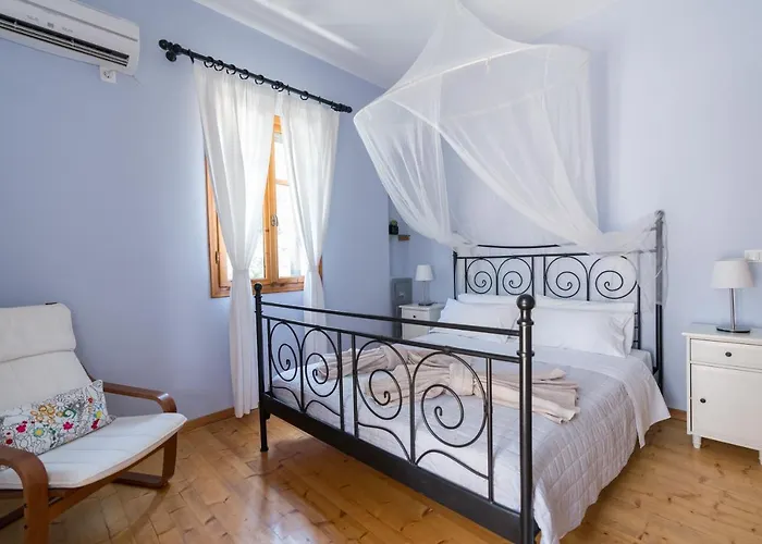 Semesterbostad Bougainvillea Tree House