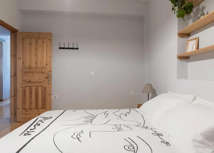 Semesterbostad Bougainvillea Tree House *