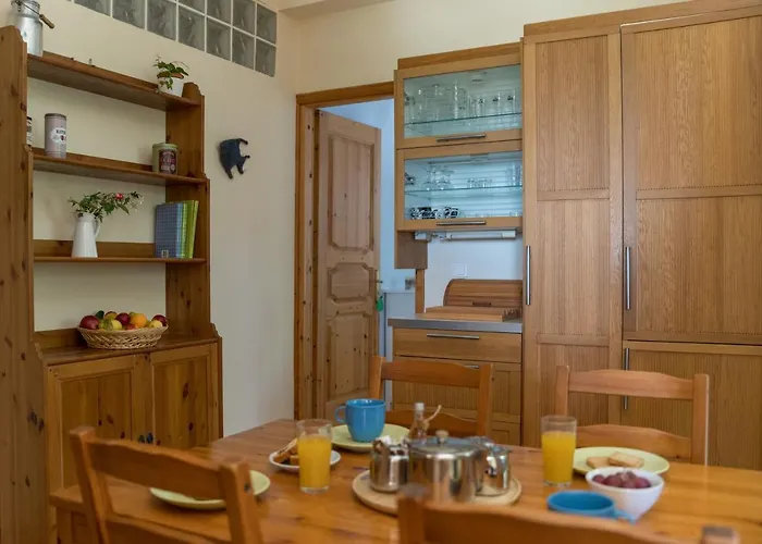 Bougainvillea Tree House Chavriáta