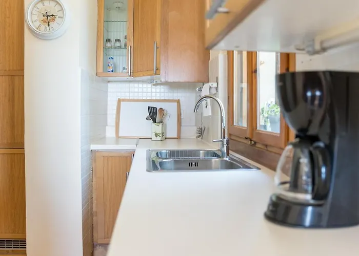 Bougainvillea Tree House Semesterbostad