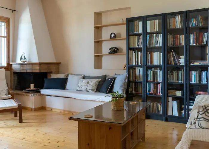 Bougainvillea Tree House Semesterbostad