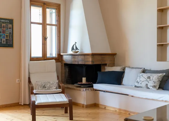 Bougainvillea Tree House Semesterbostad