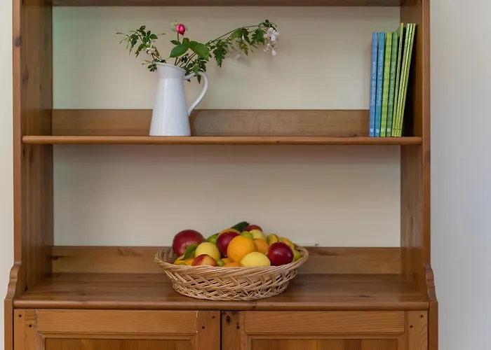 Bougainvillea Tree House Semesterbostad *